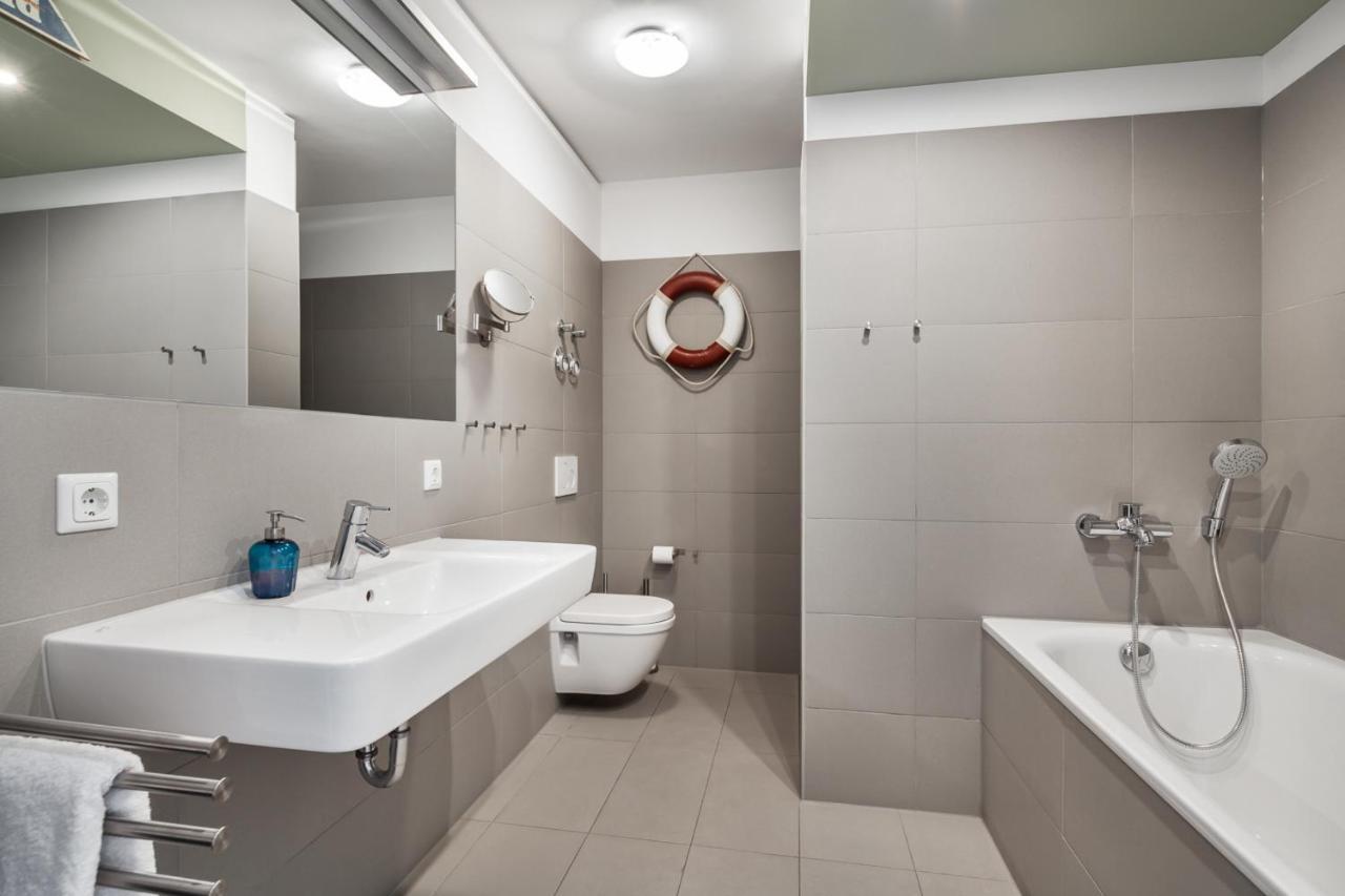 Apartmenthaus Hafenspitze Ap 5 - "Am Yachthafen 5" - Blickrichtung Offenes Meerstrandpromenade เอ็คคานเฟอร์เดอ ภายนอก รูปภาพ